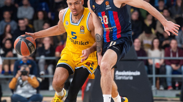 ניקו לפרוביטולה שחקן ברצלונה, מול ווייד בולדווין, מכבי תל אביב (צילום: אתר רשמי, אינסטגרם מכבי תל אביב)