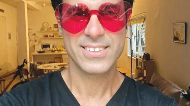 טל מוסרי תומך במיזם "אמהות לומדות לזהות" (צילום: יח"צ אמהות לומדות לזהות)