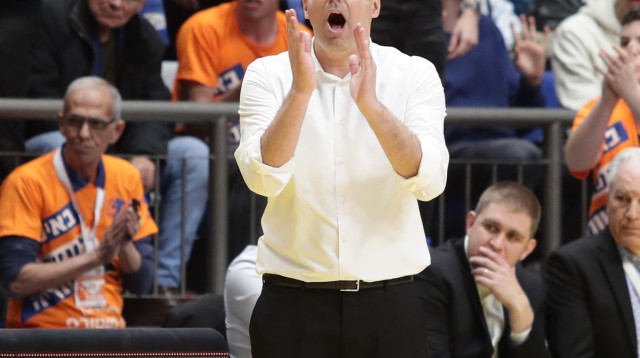 נדב זילברשטיין מאמן עירוני נס ציונה (צילום: דני מרון)