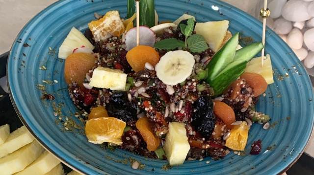 סלט קינואה ופירות יבשים באדיבות C-Hotels (צילום: יחצ)