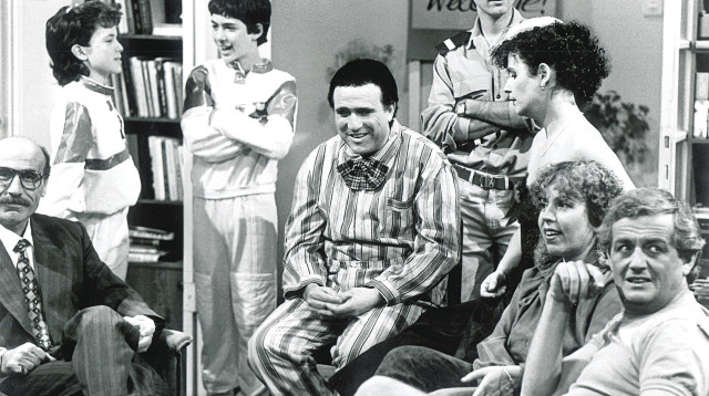 'קרובים קרובים' (צילום: ראובן קסטרו)