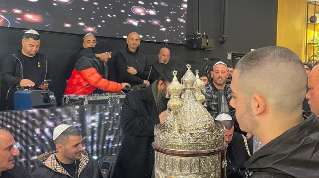 פגישת הסולחה בין אייל נגר למשפחת לביא (צילום: באדיבות רחובות ניוז)