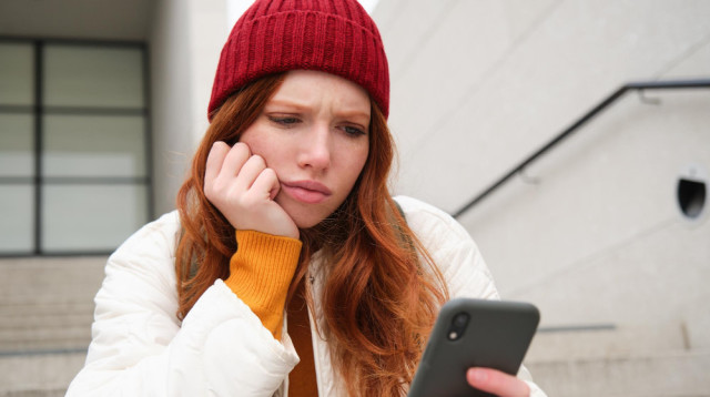 מה הסיכון ביצירת קשר עם עיתון לשם הסרת כתבה שלילית? (צילום: FREEPIK)