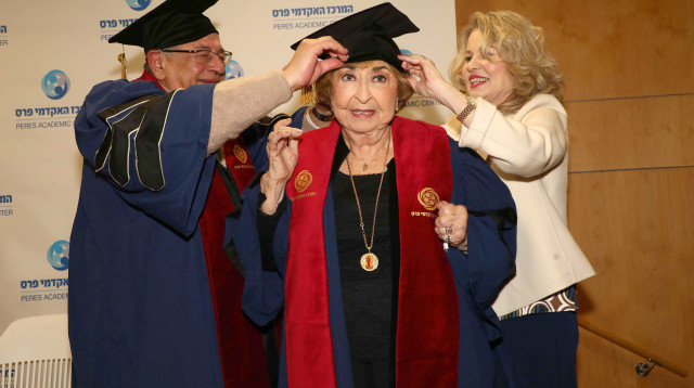 ליא קניג במרכז האקדמי פרס. "אהבת הקהל מלווה אותי ערב-ערב" (צילום: סיון פרג')