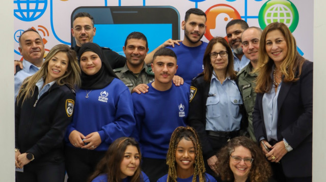 המטה הלאומי להגנה על ילדים ברשת (צילום: דוברות המשטרה)