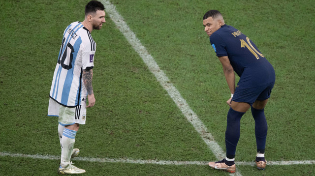 ליאונל מסי מול קיליאן אמבפה בגמר המונדיאל (צילום: GettyImages, Visionhaus)