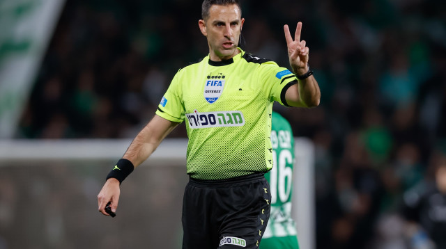 יעזור לגרינפלד ב-VAR. ריינשרייבר (צילום: מאור אלקסלסי)