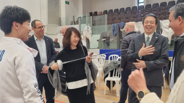 שגריר יפן מבקר בתחרות סיף במכון וינגייט (צילום: זאב ינאי, גלאי תקשורת)