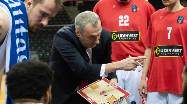 "אני למוד מלחמות, ולקחתי איתי כמעט את כל המטען שלי. שיערתי שלא אחזור". ננו גינזבורג (צילום: אתר רשמי, Prometey BC)