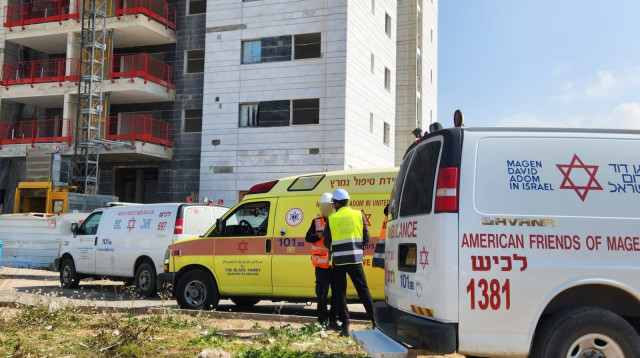 זירת התאונה, אשקלון (צילום: מד"א)