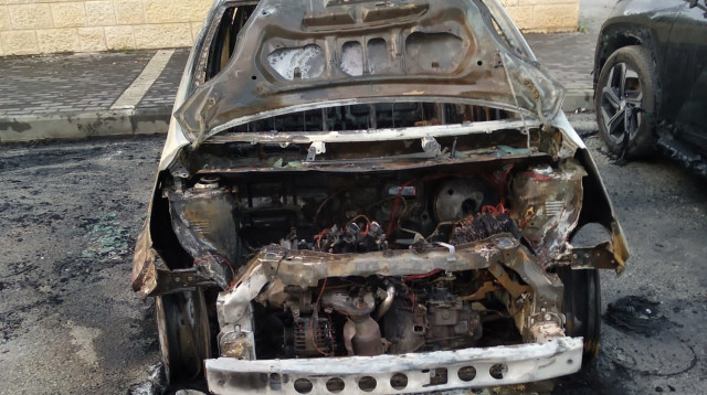 הרכב השרוף של אורי דויטש (צילום: אורי דויטש)