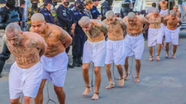 בית הסוהר החדש בסן סלבדור מיועד לחברי כנופיות הרחוב במדינה (צילום: מתוך טיקטוק)