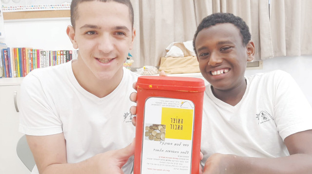  התלמידים לירון מרשה ושחר יעקבי (צילום: באדיבות אלומות אור)