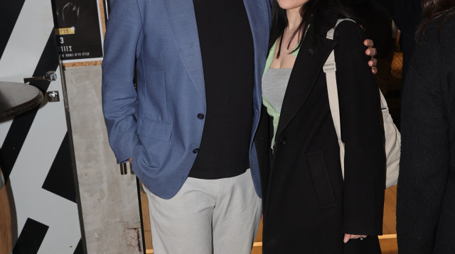 אוהד קנולר וזוגתו (צילום: רפי דלויה)