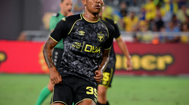 "אף אחד לא עושה לי טובה שאני כאן". גררו הוחלף וזעם (צילום: אריאל שלום)