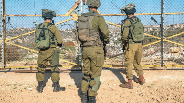 חיילים בגבול לבנון, למצולמים אין קשר לנאמר בכתבה (צילום: דובר צה"ל)