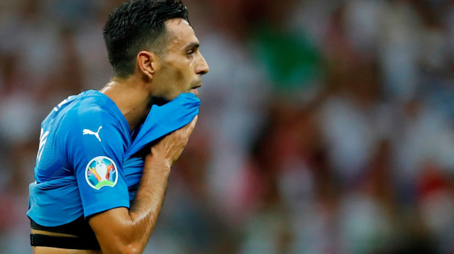 ערן זהבי נבחרת ישראל בכדורגל אחרי התבוסה מול נבחרת פולין (צילום: רויטרס)