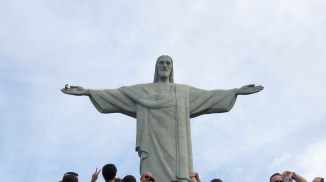 פסל ישו הגואל בריו דה ז'ניירו (צילום: Pool via REUTERS/Alessandro Garofalo)