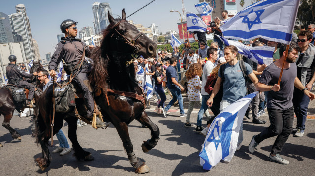 הפגנה בצומת עזריאלי1, אריק מרמור, פלאש 90 (צילום:  אריק מרמור פלאש 90)