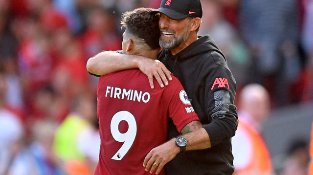 מחוייבותו לא מוטלת בספק. קלופ עם פירמינו (צילום: GettyImages, OLI SCARFF)