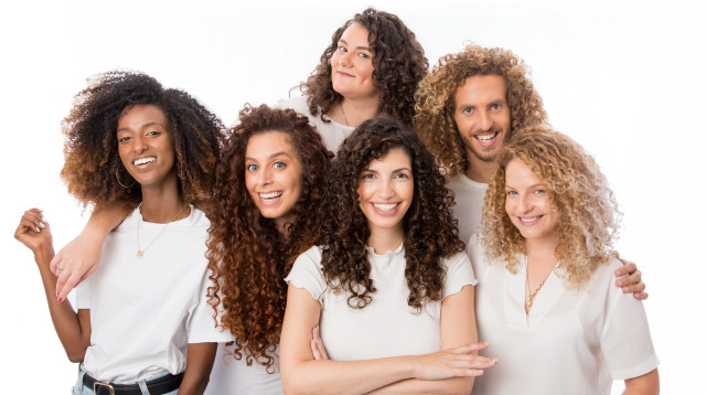 אוריין פז וחברות הקהילה My Curly Way (צילום: ענת גבע שרון)