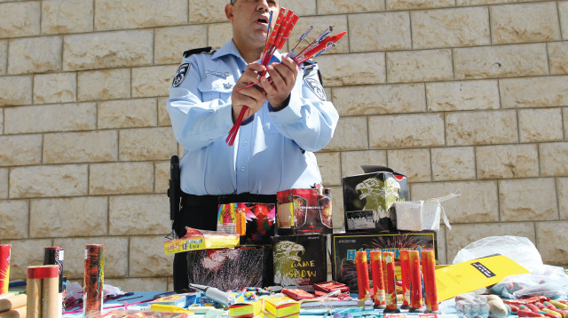 נפצים לפורים (צילום: נתי שוחט, פלאש 90)