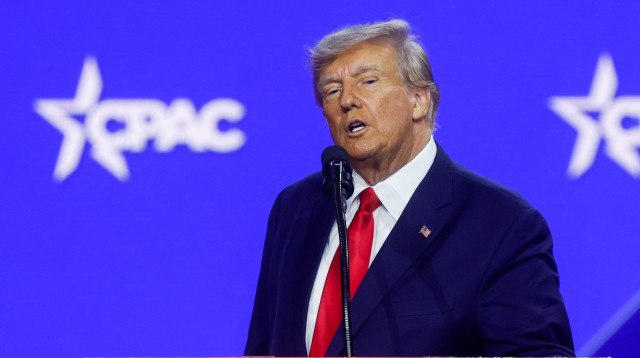 דונלד טראמפ בוועידת CPAC (צילום: REUTERS/Evelyn Hockstein)