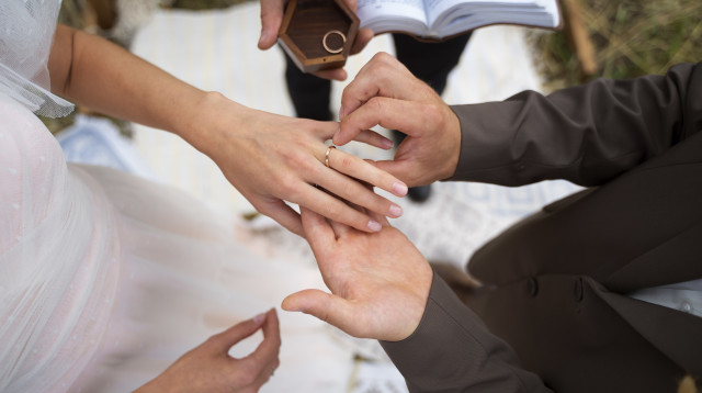 הכירו את טרנד האירועים הקטנים  (צילום: FREEPIK)