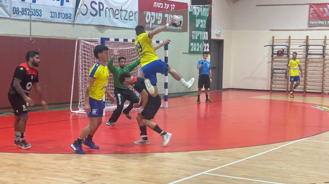 ברוכה השבה מכבי תל אביב (צילום: אתר רשמי, אבי רש, מכבי תל אביב)