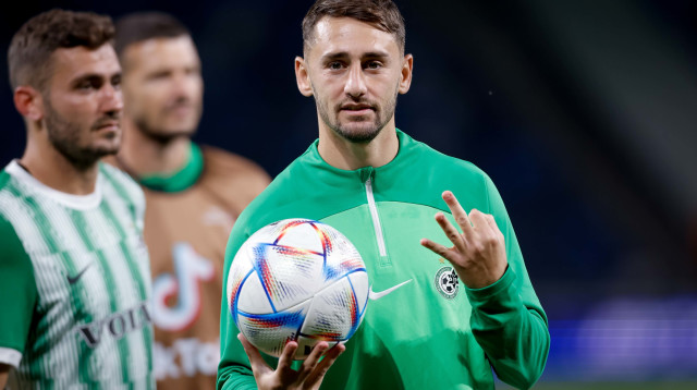 שחקן מכבי חיפה עומר אצילי אחרי השלושער (צילום: מאור אלקסלסי)