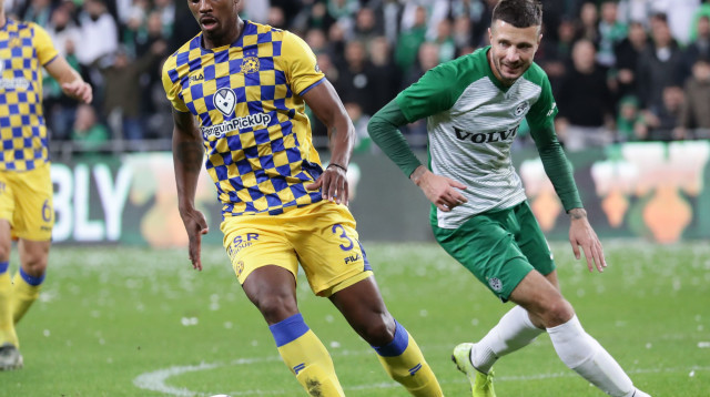 שתי הגדולות רצו, אך הוא נשאר בספרד. אמאדור (צילום: דני מרון)