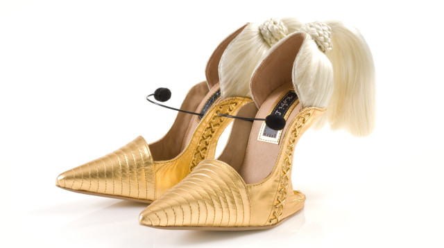 תערוכת 'על נשים ונעליים' בקניון עופר רמת אביב (צילום: שי בן אפרים,עילית אזולאי)