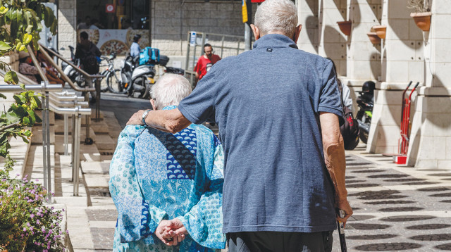 קשישים (צילום: נתי שוחט, פלאש 90)