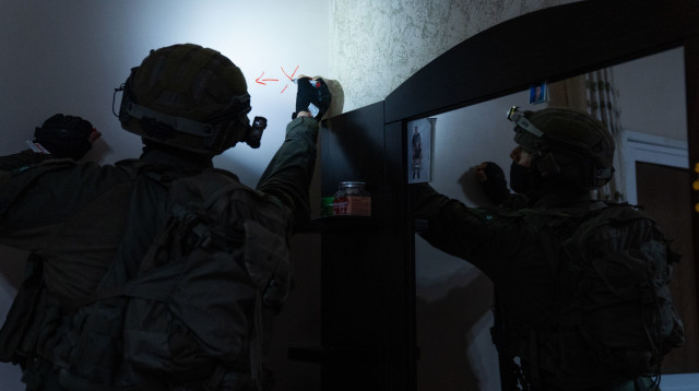 כוחות צה"ל פועלים למיפוי בית המחבל (צילום: דובר צה"ל)