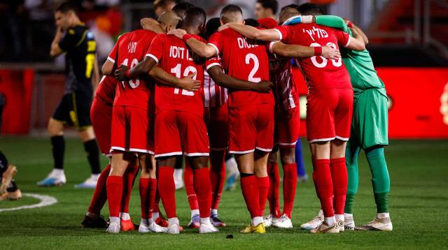 שחקני בני סכנין (צילום: מאור אלקסלסי)