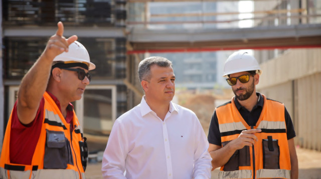 שאמה הכהן. "התושבים שבויים של תאגידים בזבזניים, לא נגישים ולא רגישים" (צילום: דוברות עיריית רמת גן)