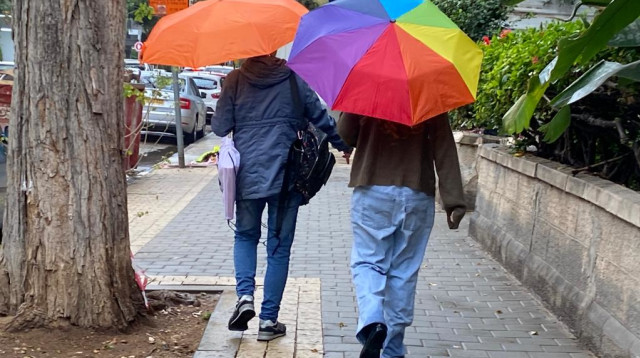 חורף, גשם, מטריות (צילום: אבשלום ששוני)