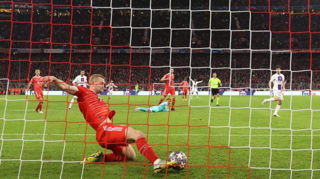 דה ליכט מציל את זומר ובאיירן מינכן (צילום: GettyImages, Alexander Hassenstein)