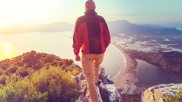 תייר מטייל (אילוסטרציה) (צילום: אינגאימג')