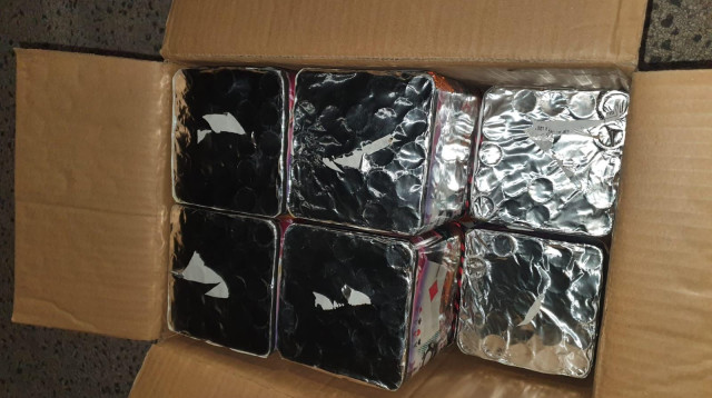 כוורות הזיקוקין שנתפסו ע״י המשטרה. (צילום: דוברות המשטרה)