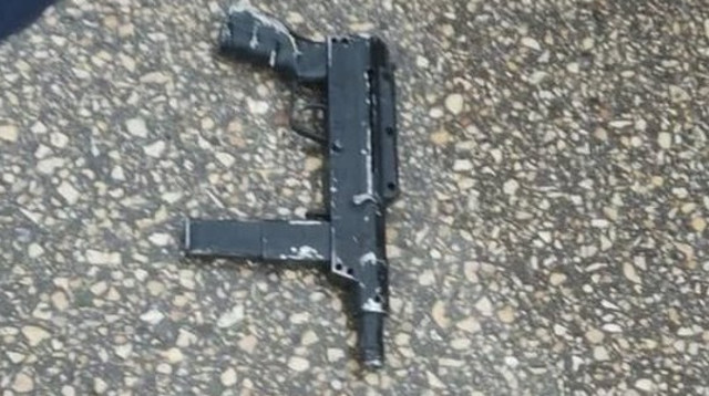 נשק המחבל בפיגוע הירי בחווארה (צילום: רשתות ערביות)