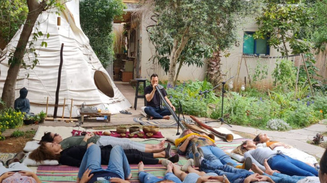 דיג'רידו - סטודיו נשימה מעגלית  (צילום: אייל עמית)