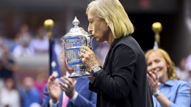 מחזיקים לה אצבעות. מרטינה נברטילובה (צילום: GettyImages, Diego Souto)