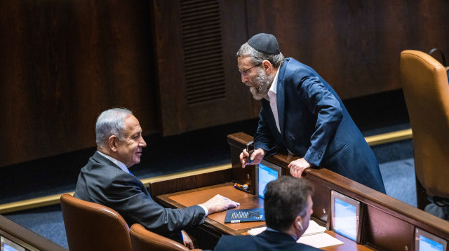 משה גפני, בנימין נתניהו (צילום: אוליביה פיטוסי, פלאש 90)