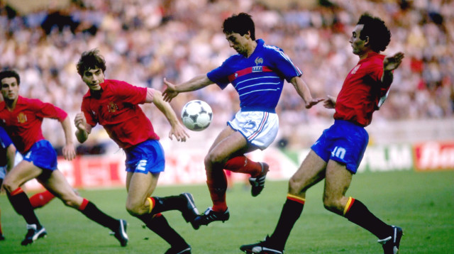 אלן ז'ירס במדי נבחרת צרפת, גמר יורו 1984 (צילום: GettyImages)