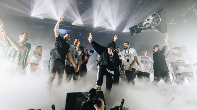 הפגנת עוצמה חגיגית על הבמה (צילום: ניר אמיתי)