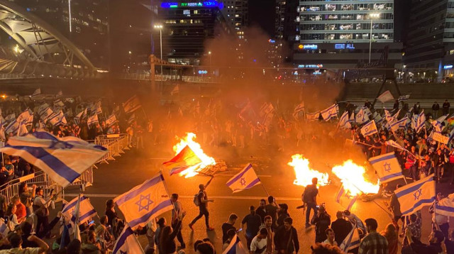 המחאה נגד הרפורמה המשפטית בכביש איילון (צילום: אבשלום ששוני)