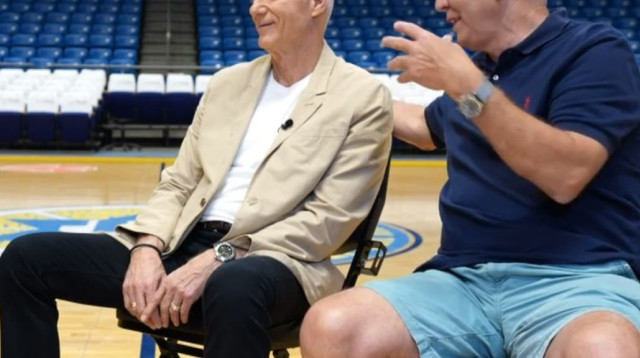 מיקי ברקוביץ' עם מוטי ארואסטי (צילום: ספורט 2)