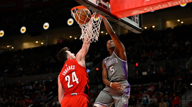 מניות רבות בהישג של סקרמנטו. דיארון פוקס (צילום: GettyImages)