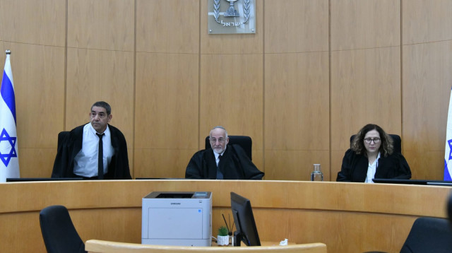הרכב השופטים במשפט זדורוב (צילום: ראובן קסטרו, וואלה!)